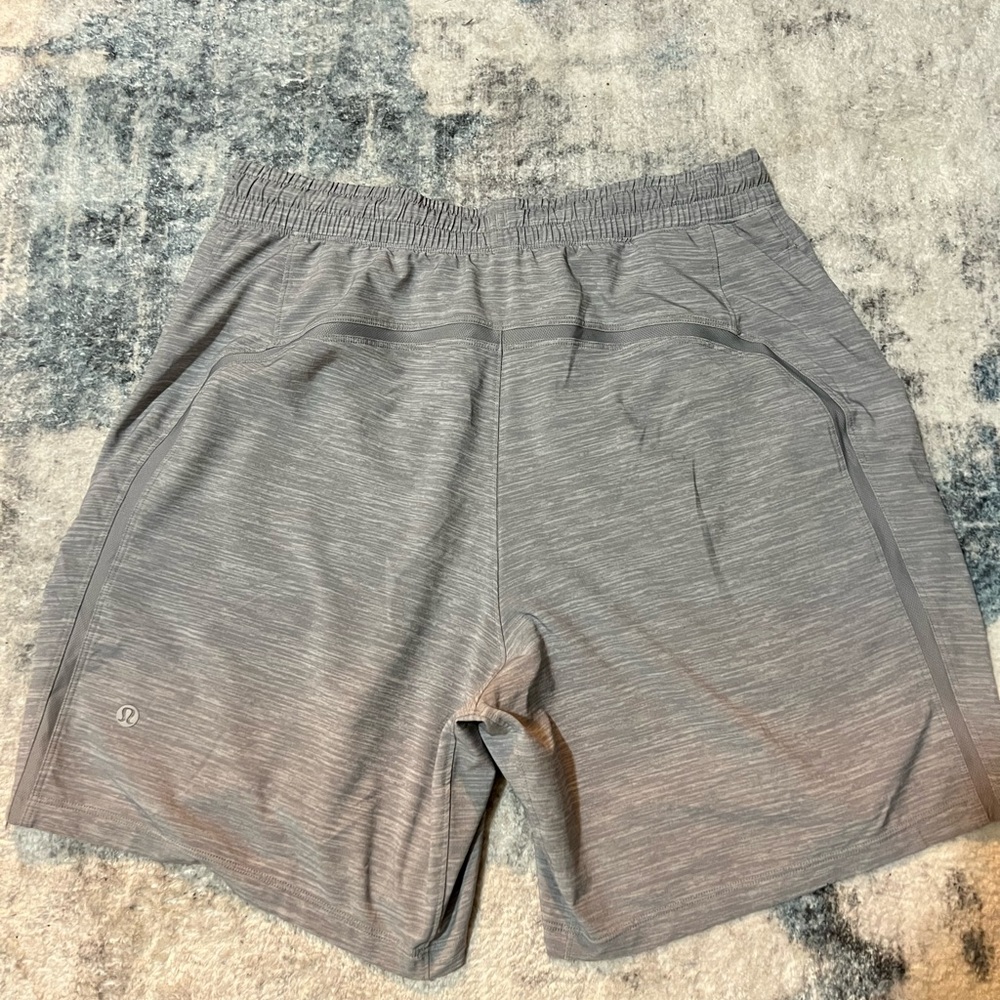 Lululemon Pace Breaker linerless shorts Men’s Small, 7” inseam Silver